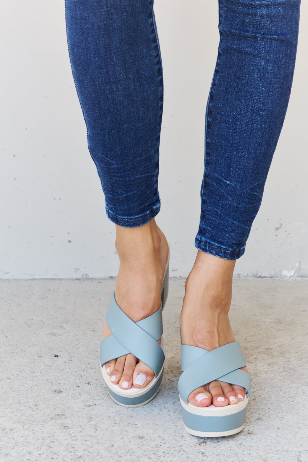 Weeboo Cherish The Moments Contrast Platform Sandals in Misty Blue - cas7m