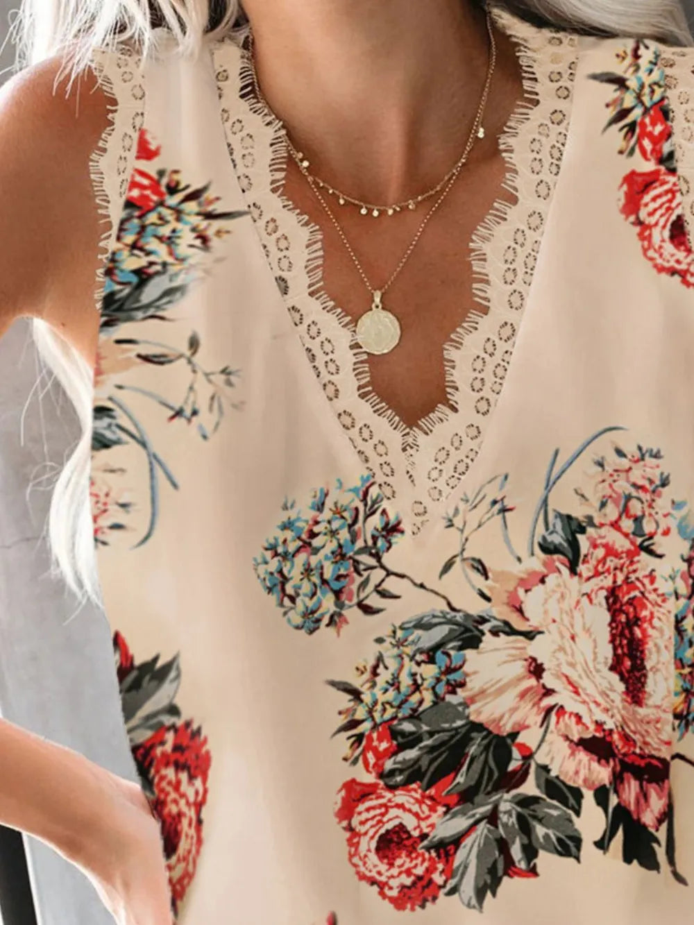 Lace Detail V-Neck Tank - cas7m