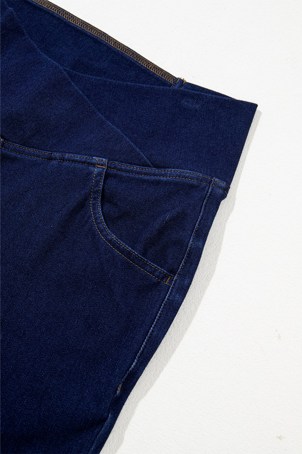 High-Waisted Flare Jeans - cas7m
