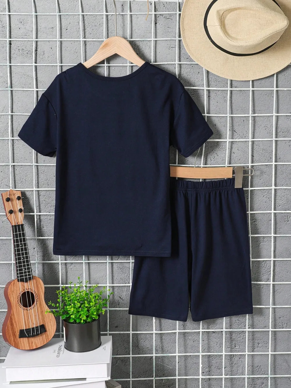 Children's Graphic Round Neck T-Shirt and Pants Set - cas7m