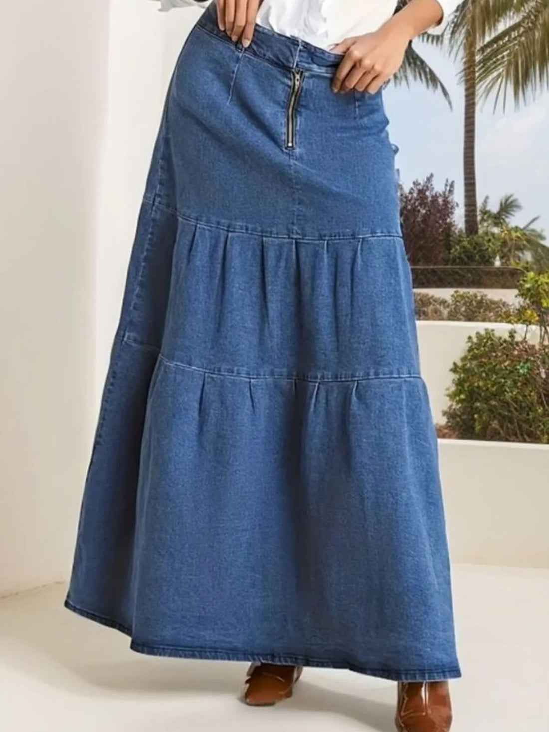 Tiered Maxi Denim Skirt with Zipper Detail - cas7m