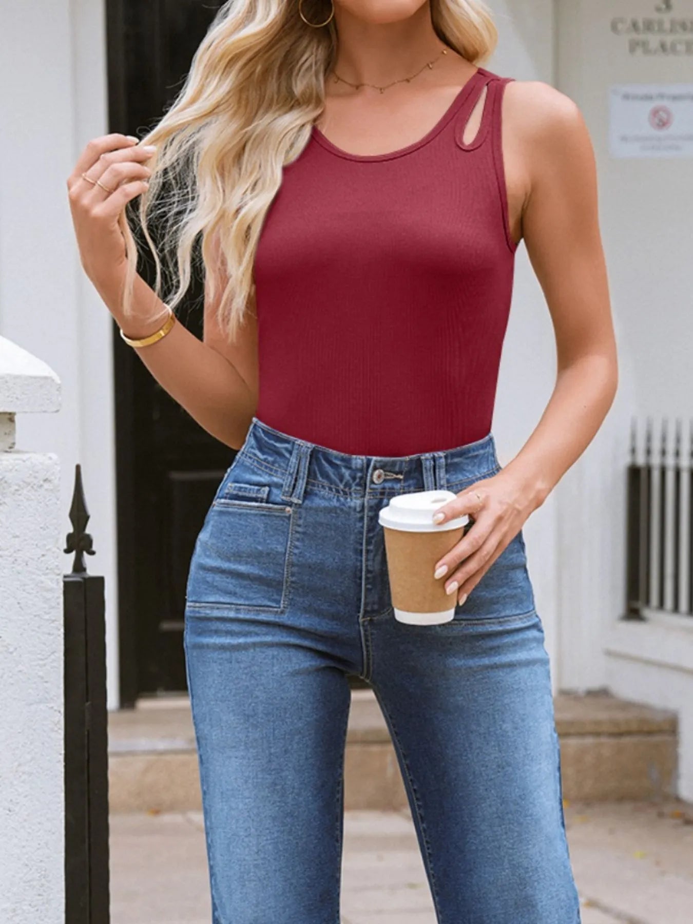 Cutout Round Neck Tank - cas7m