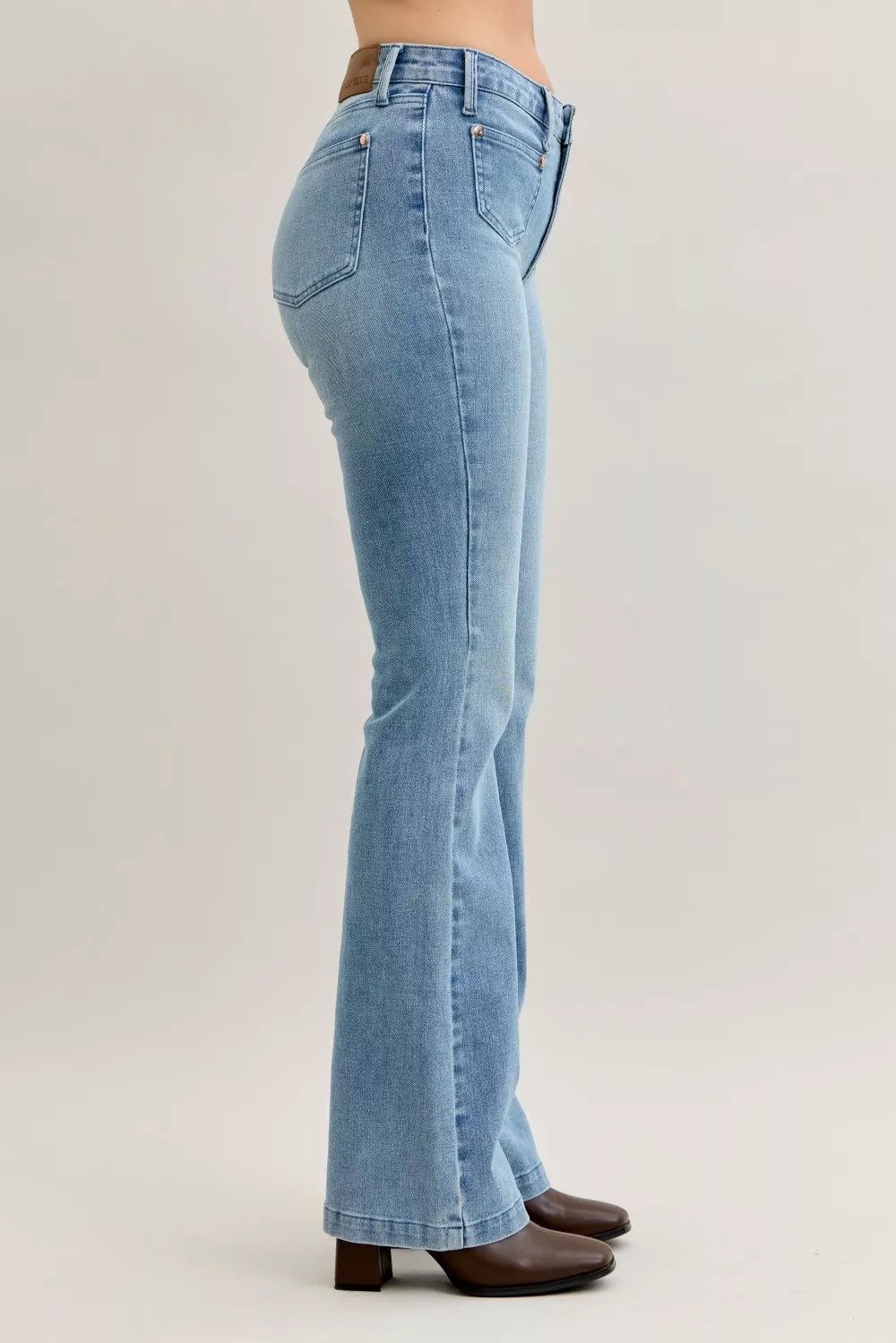 Judy Blue Full Size Mid Rise Bootcut Jeans with Contrast Wash & Front Patch Pockets Plus Size - cas7m
