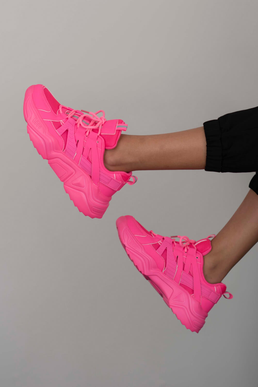 Berness Running Late Chunky Sole Athletic Sneakers in Hot Pink - cas7m