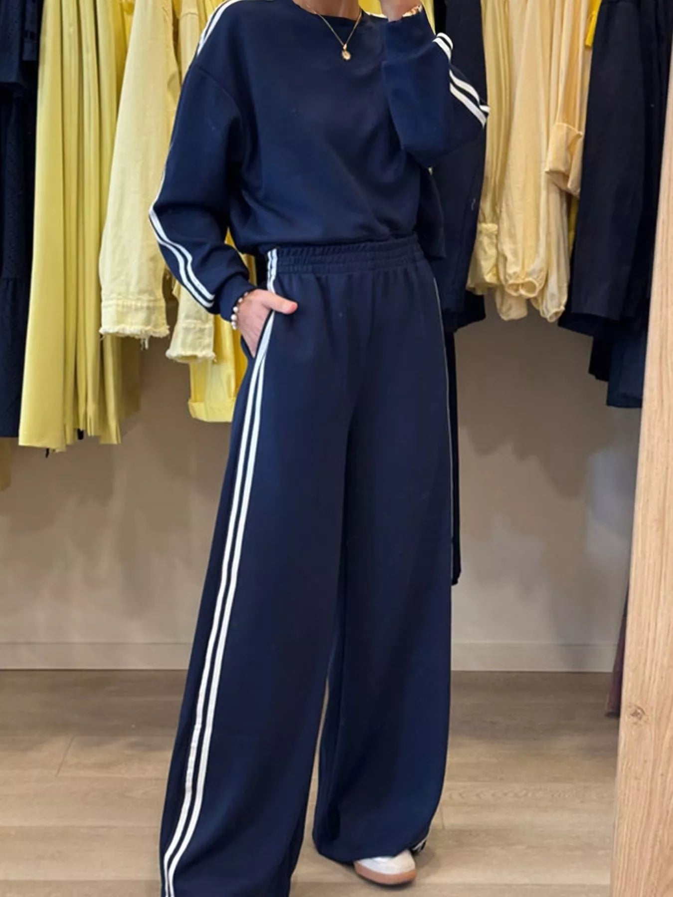 Striped Detail Crewneck Top and Elastic Sweatpants 2pcs Set - cas7m