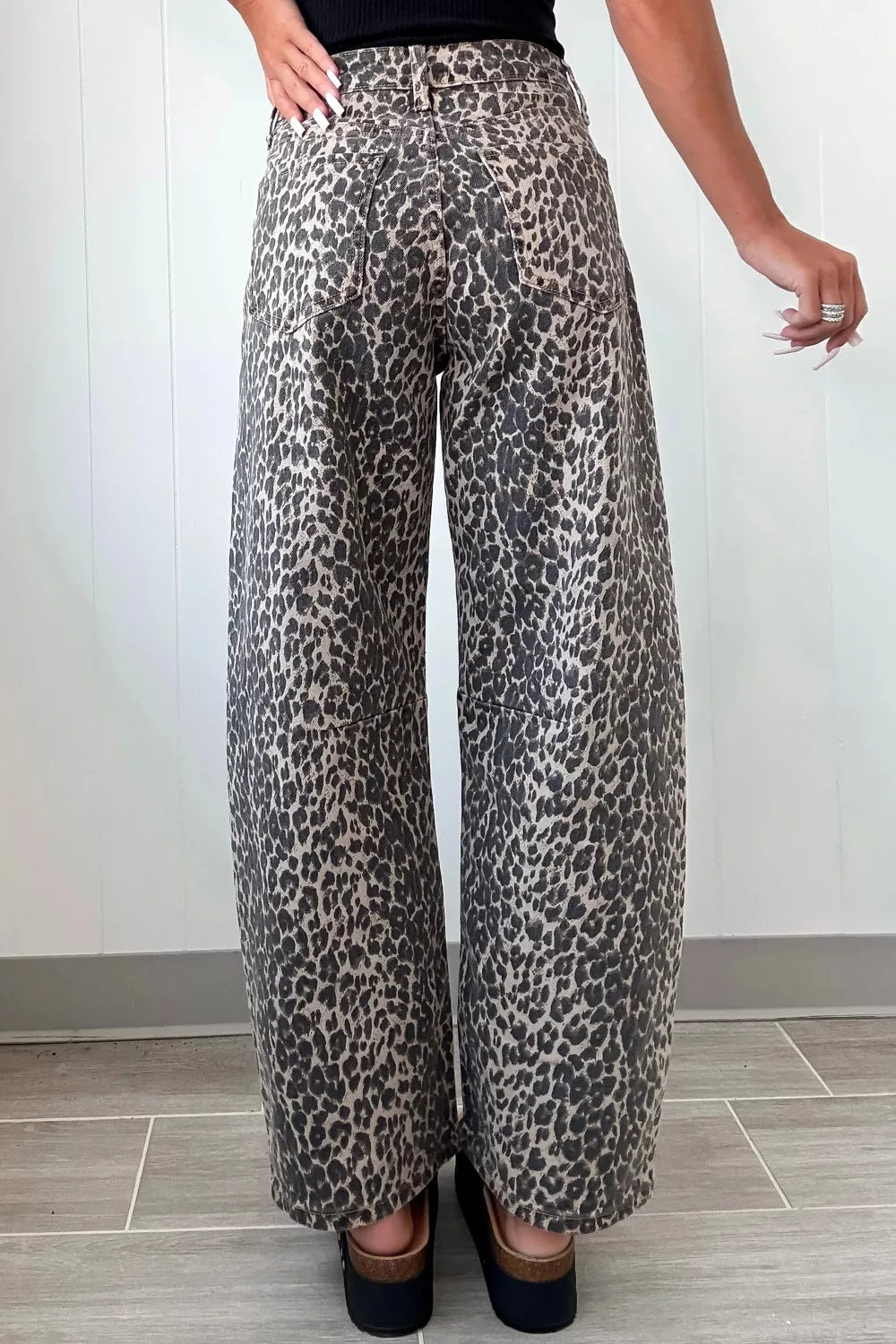 Leopard Print High Waist Barrel Jeans - cas7m