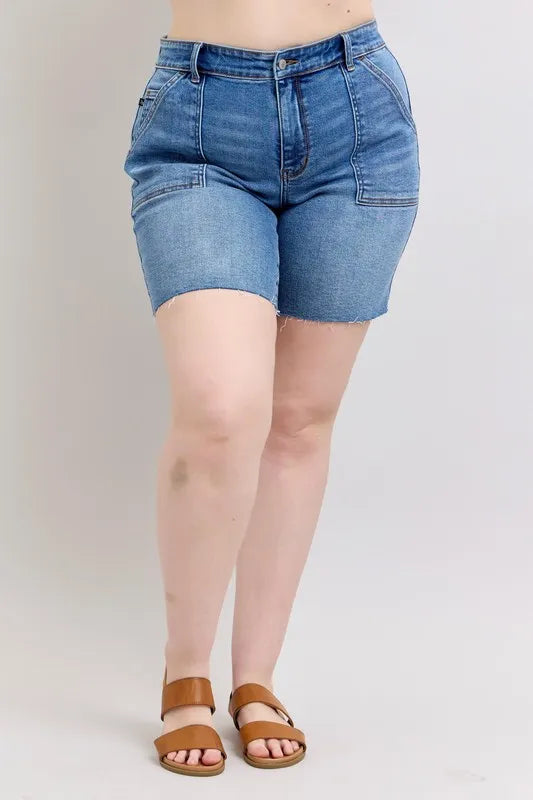 Judy Blue Full Size Mid Rise Bermudas Denim Shorts W/ Back Flap Pockets Plus Size - cas7m