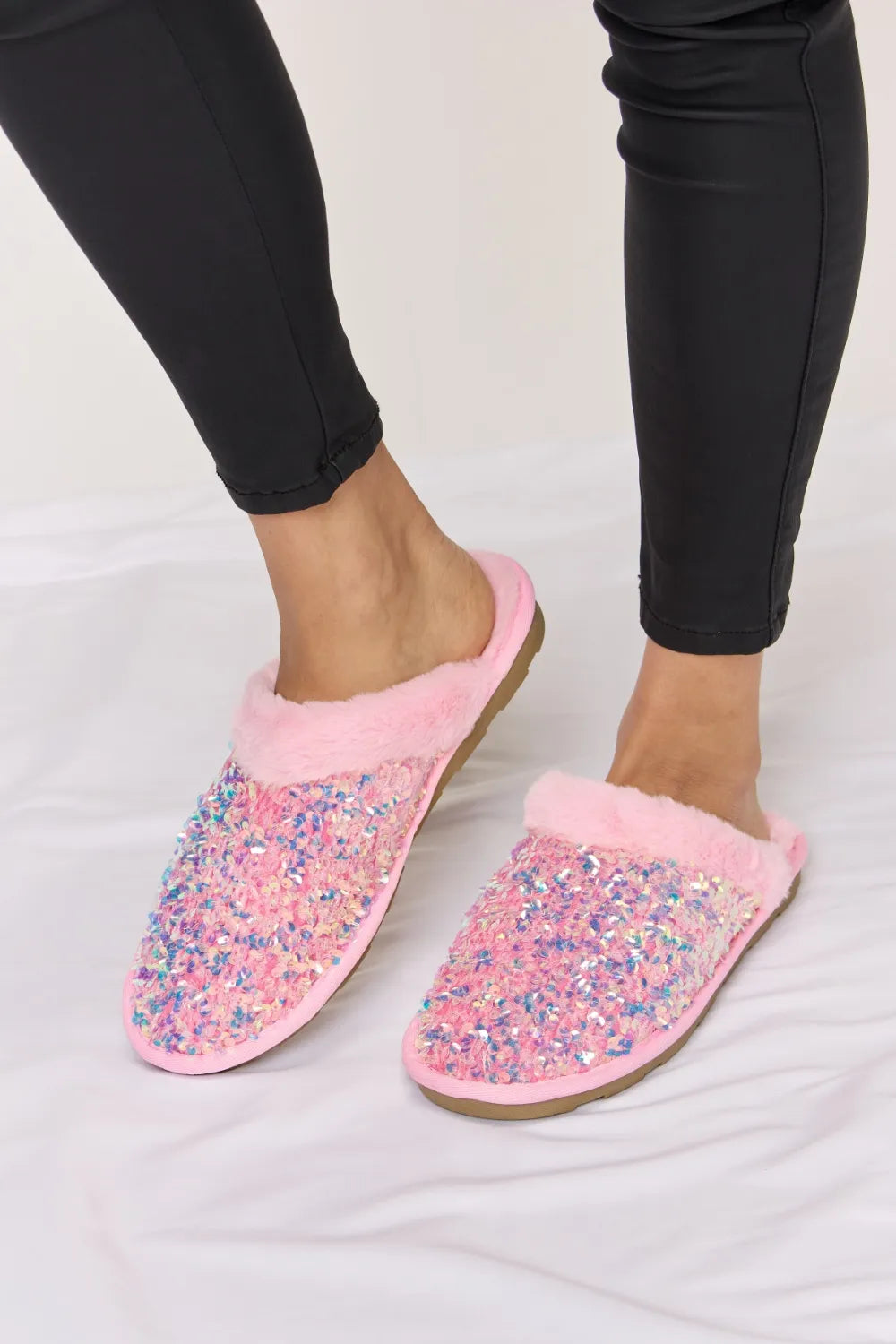 Forever Link Sequin Plush Round Toe Slippers - cas7m