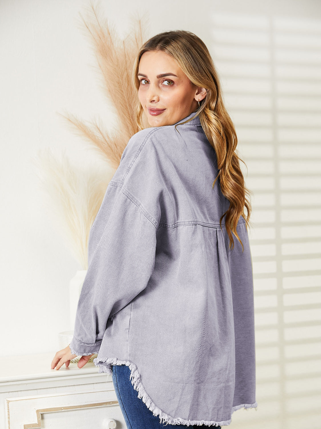 Distressed Raw Hem Denim Jacket - cas7m
