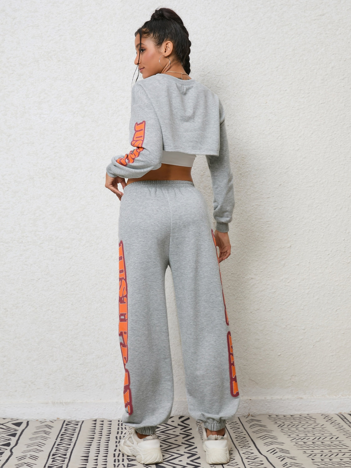 Cropped Sweatshirt and Sweatpants Set - cas7m