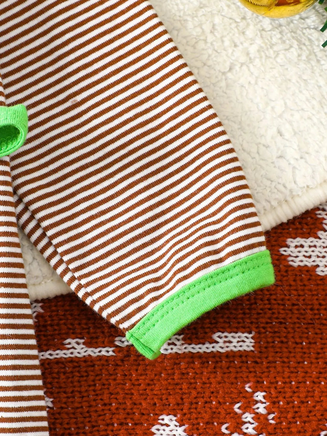 Children's Christmas-Themed Striped Snapped Legs Jumpsuit - cas7m