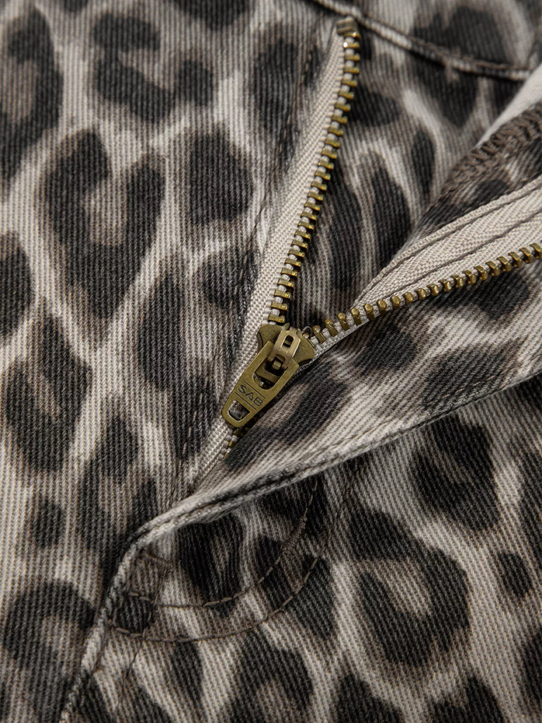 Leopard Straight Loose Leg Jeans - cas7m
