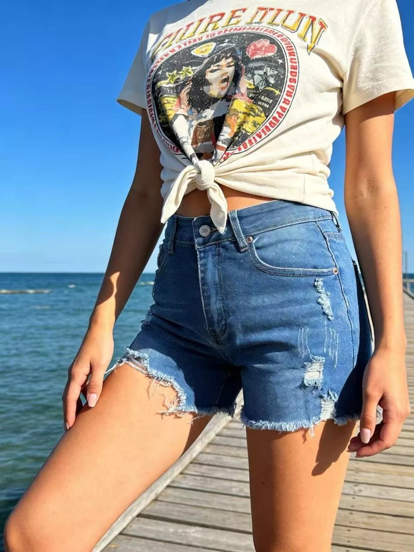 Distressed Frayed Hem Denim Shorts - cas7m