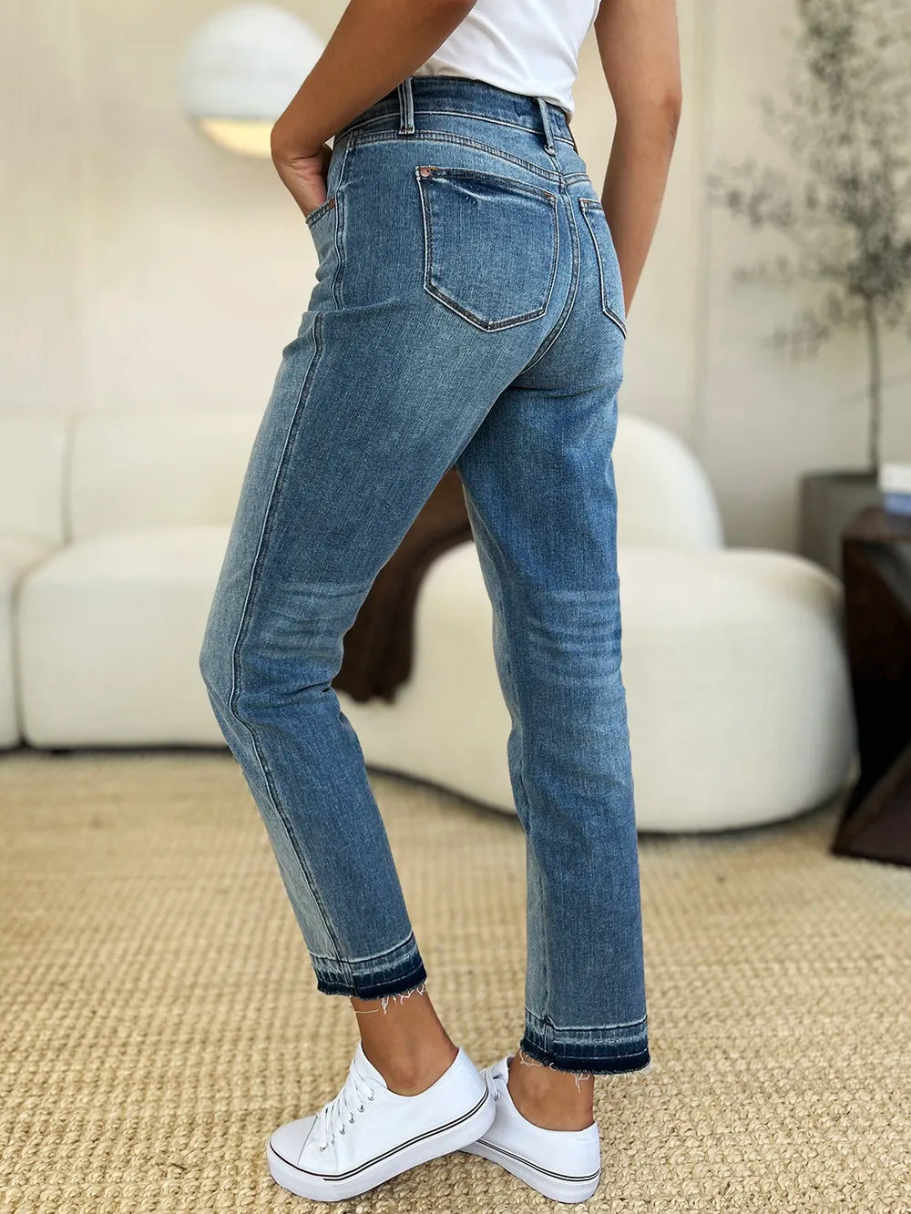Judy Blue Full Size Mid Rise Rigid Magic Release Hem Jeans - cas7m