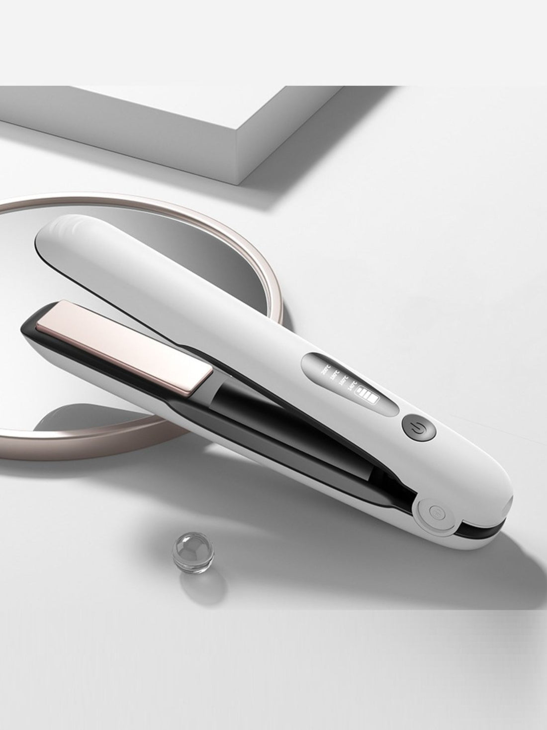 Travel-Ready Cordless Hair Straightener: Salon Results Anywhere - cas7m