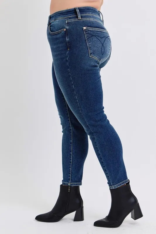 Judy Blue Full Size Run Mid-Rise Waist Skinny Jeans with Thermal Lining - cas7m