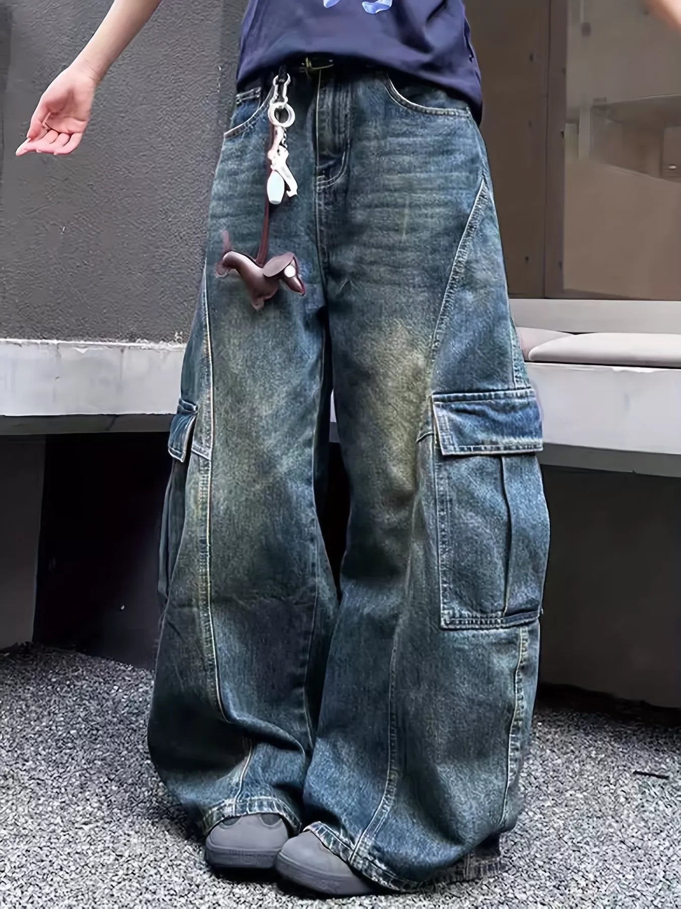 Vintage Wash Wide Leg Cargo Jeans - cas7m