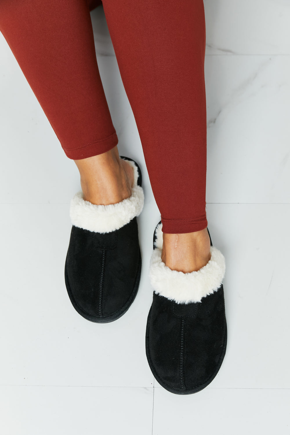 Forever Link Two-Tone Seam Detail Slippers in Black - cas7m