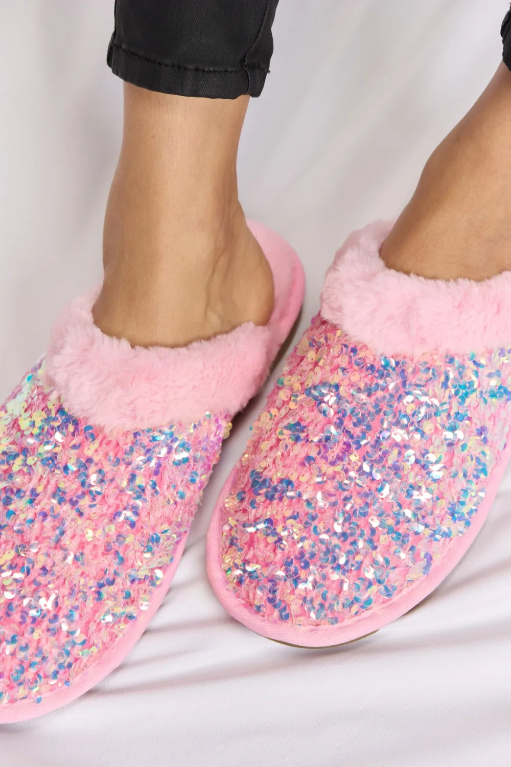 Forever Link Sequin Plush Round Toe Slippers - cas7m