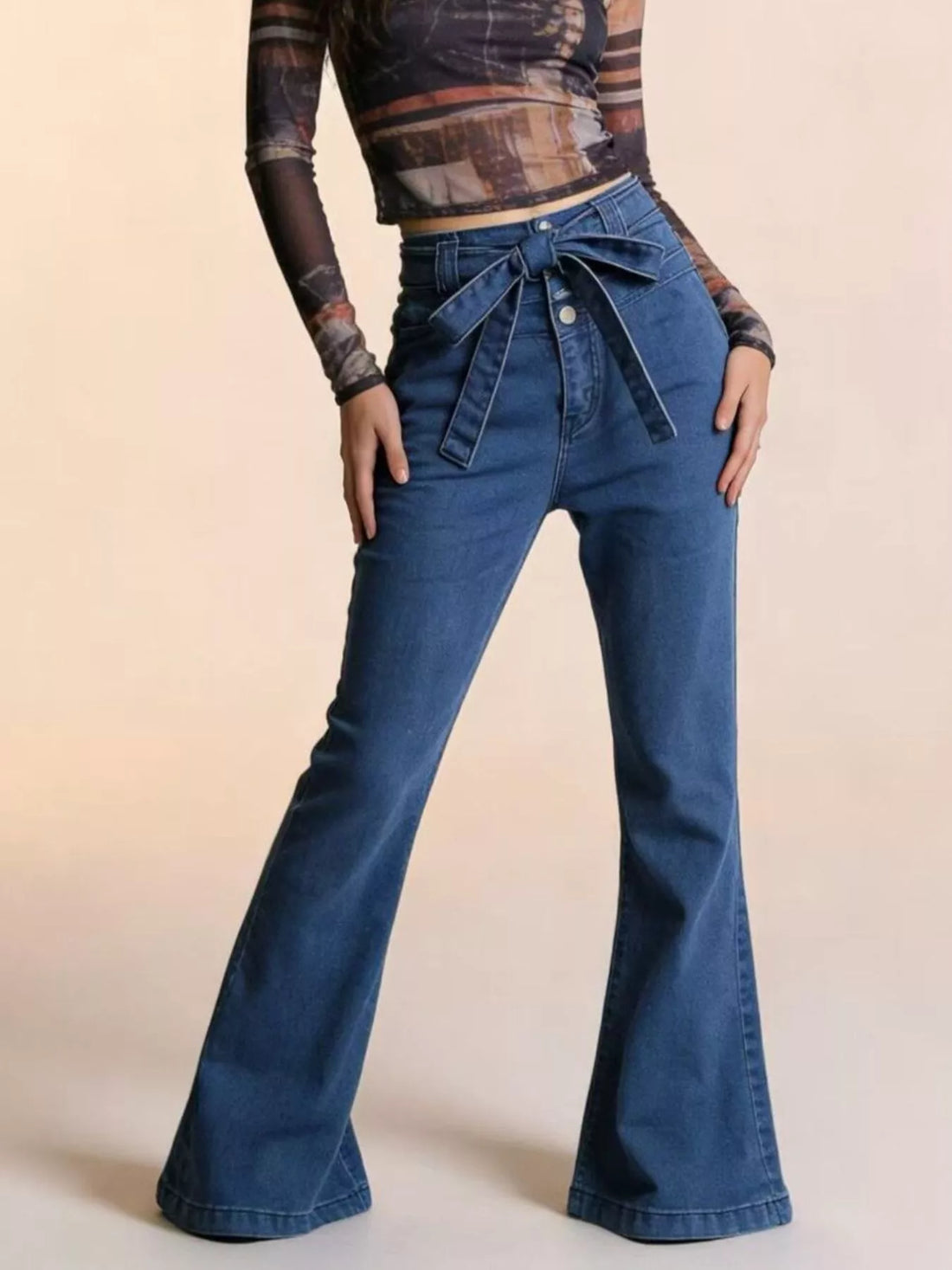 Bow-Tie High-Waisted Flare Jeans - cas7m