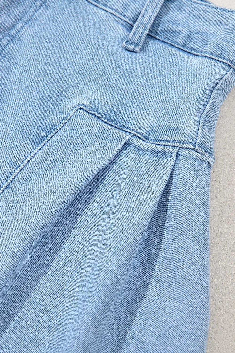 Pleated Patchwork Panel Lightweight Denim Shorts - cas7m