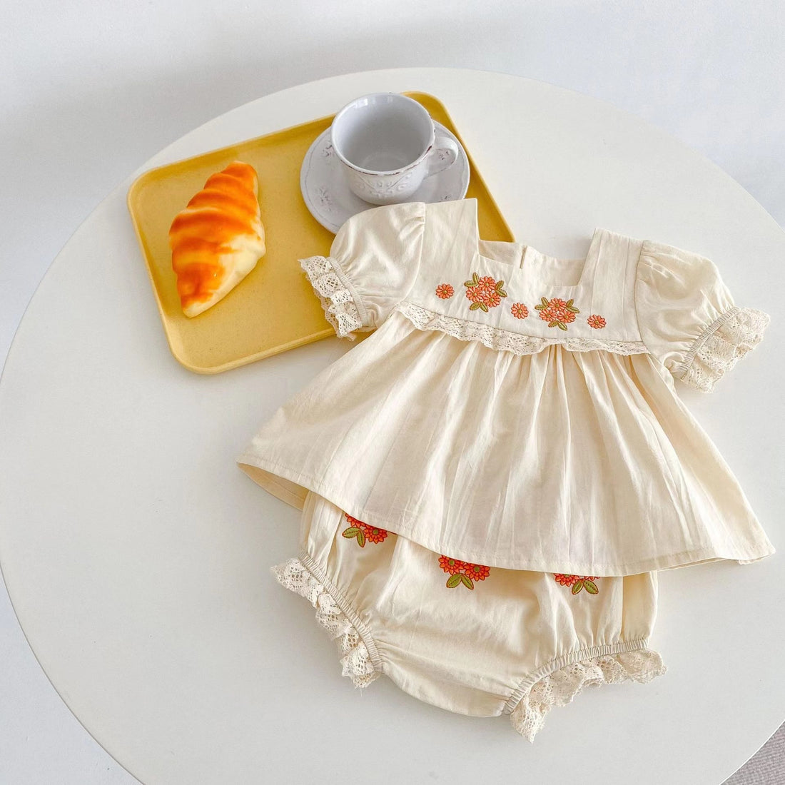 Girl Baby Flower Embroidered Short-sleeved Top - cas7m