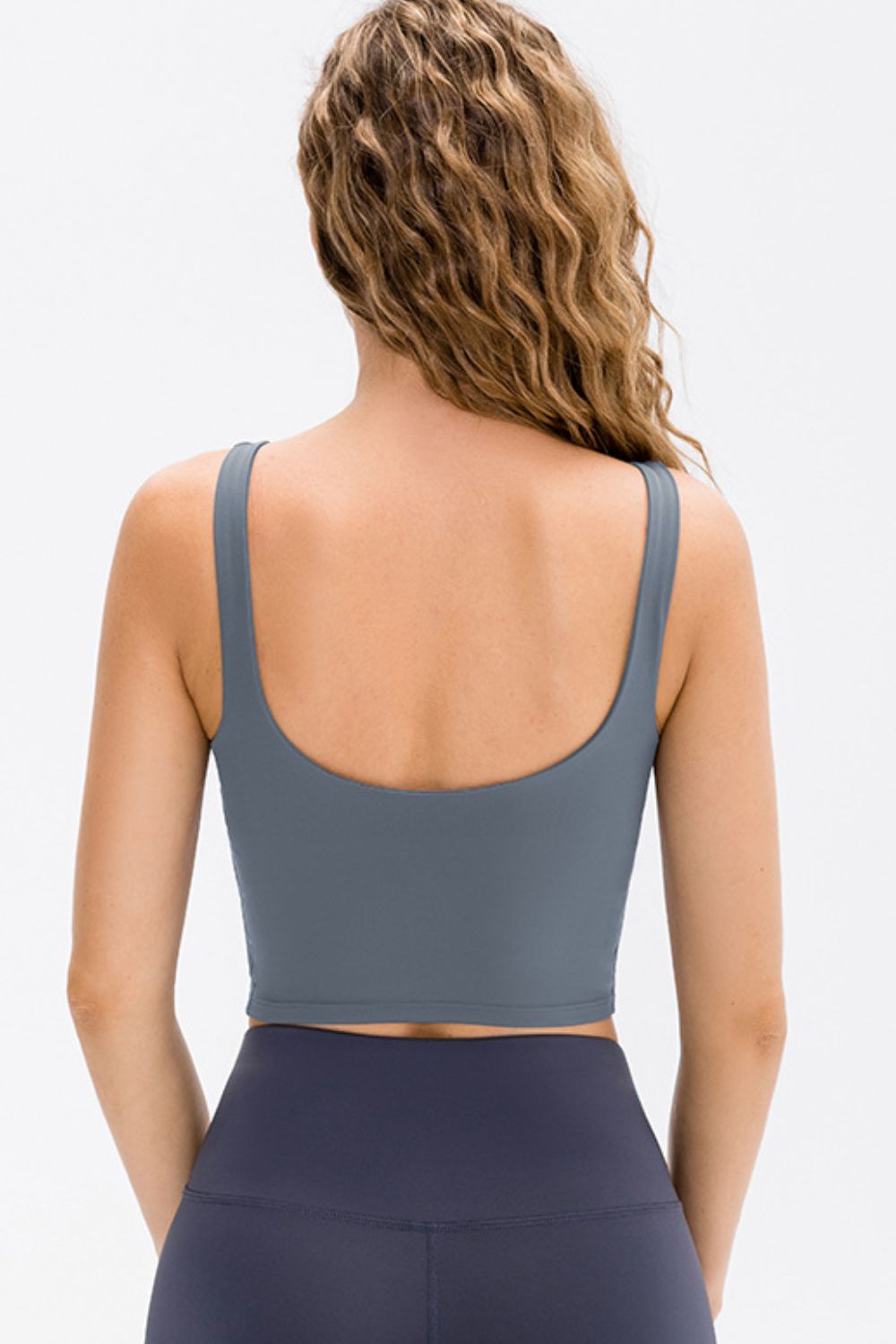 Cropped Scoop Neck Active Tank Top - cas7m