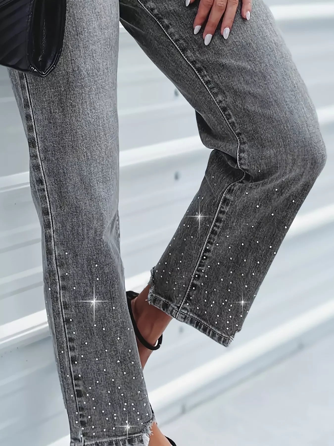 Rhinestone Embellished Cropped Jeans - cas7m