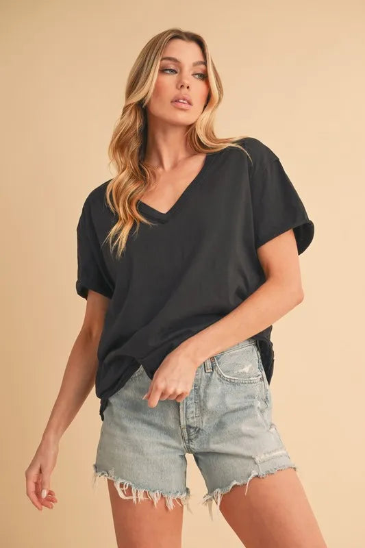 Aemi+Co V-Neck Short Sleeve T-Shirt - cas7m
