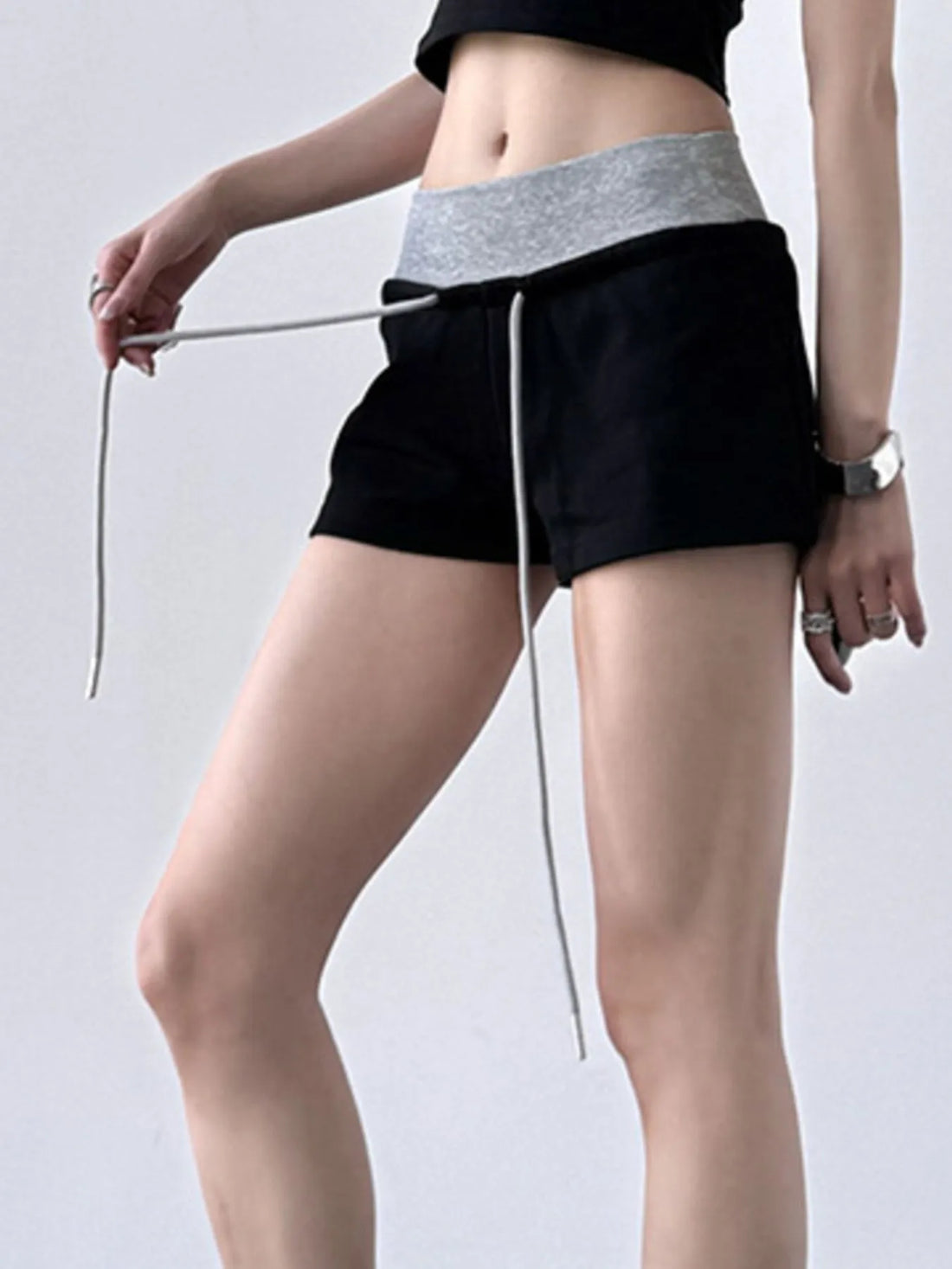 Drawstring Shorts with Contrast Waistband - cas7m