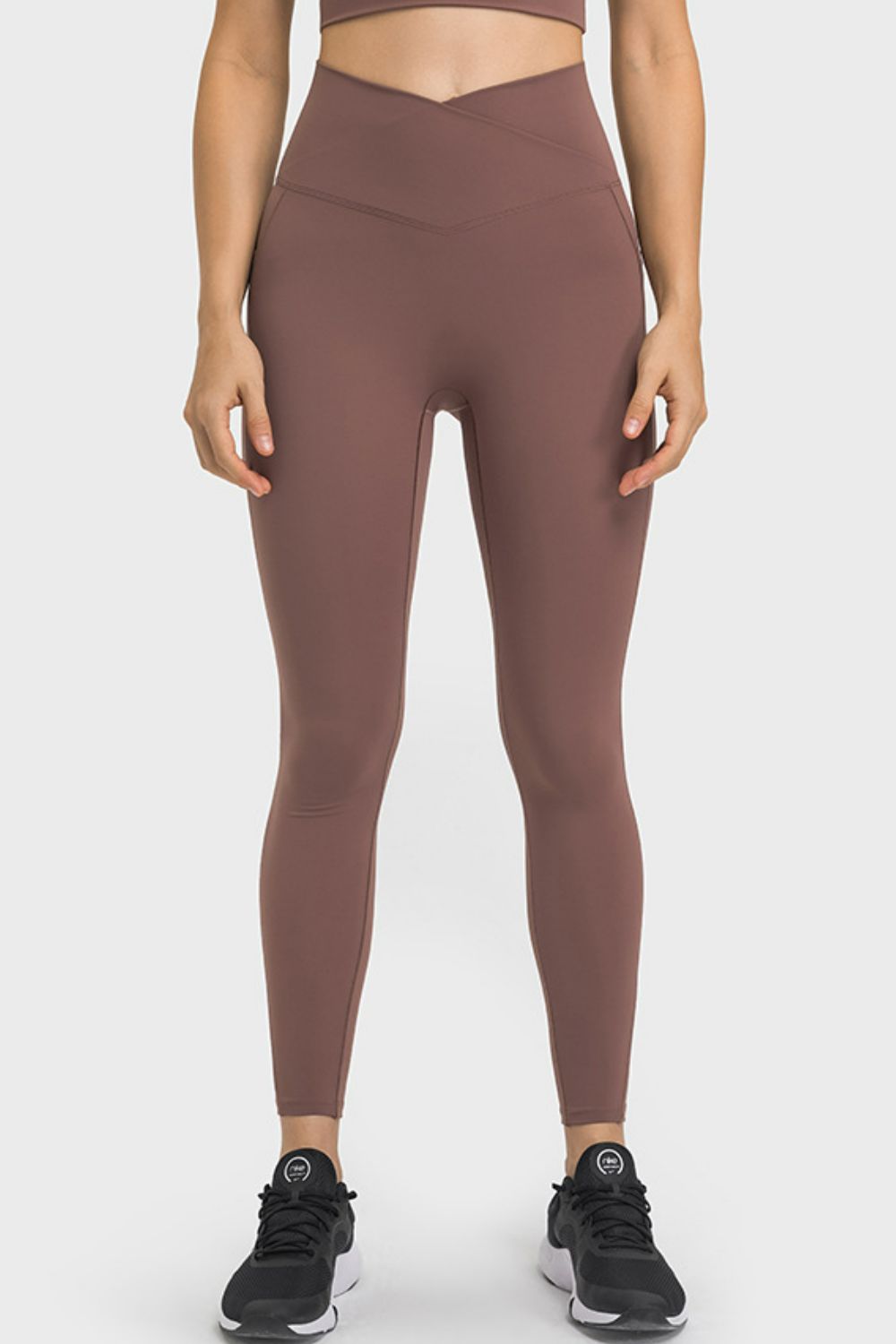 Millennia V-Waist Yoga Leggings with Pockets - cas7m