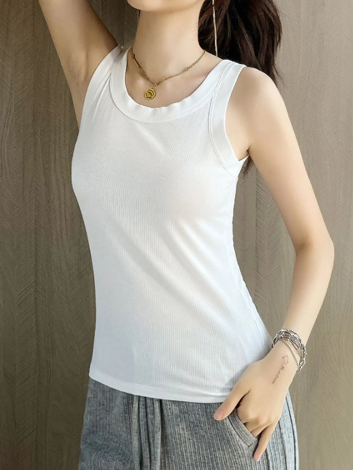 Scoop Neck Tank Top - cas7m