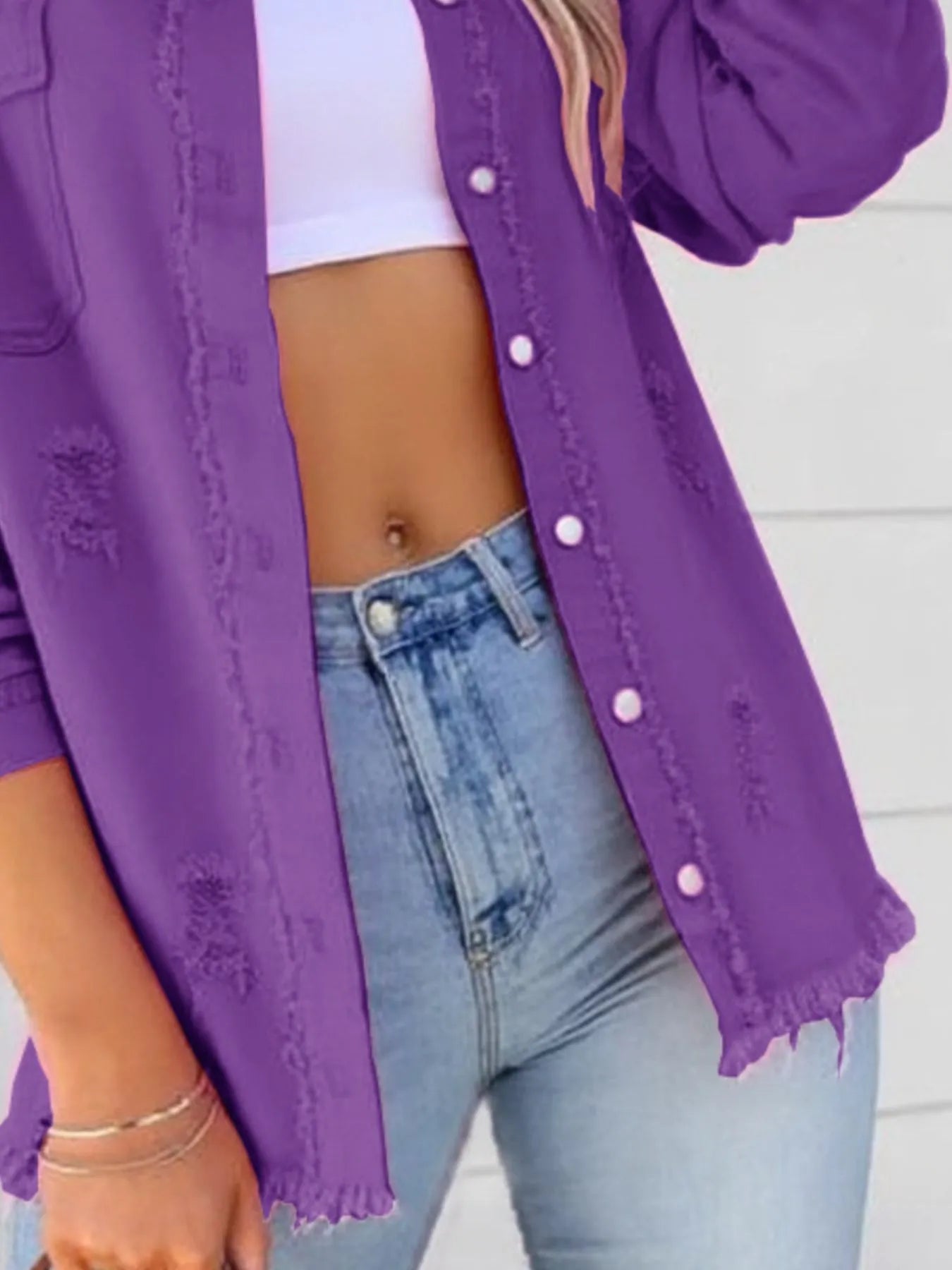 Distressed Denim Jacket with Frayed Edges - cas7m