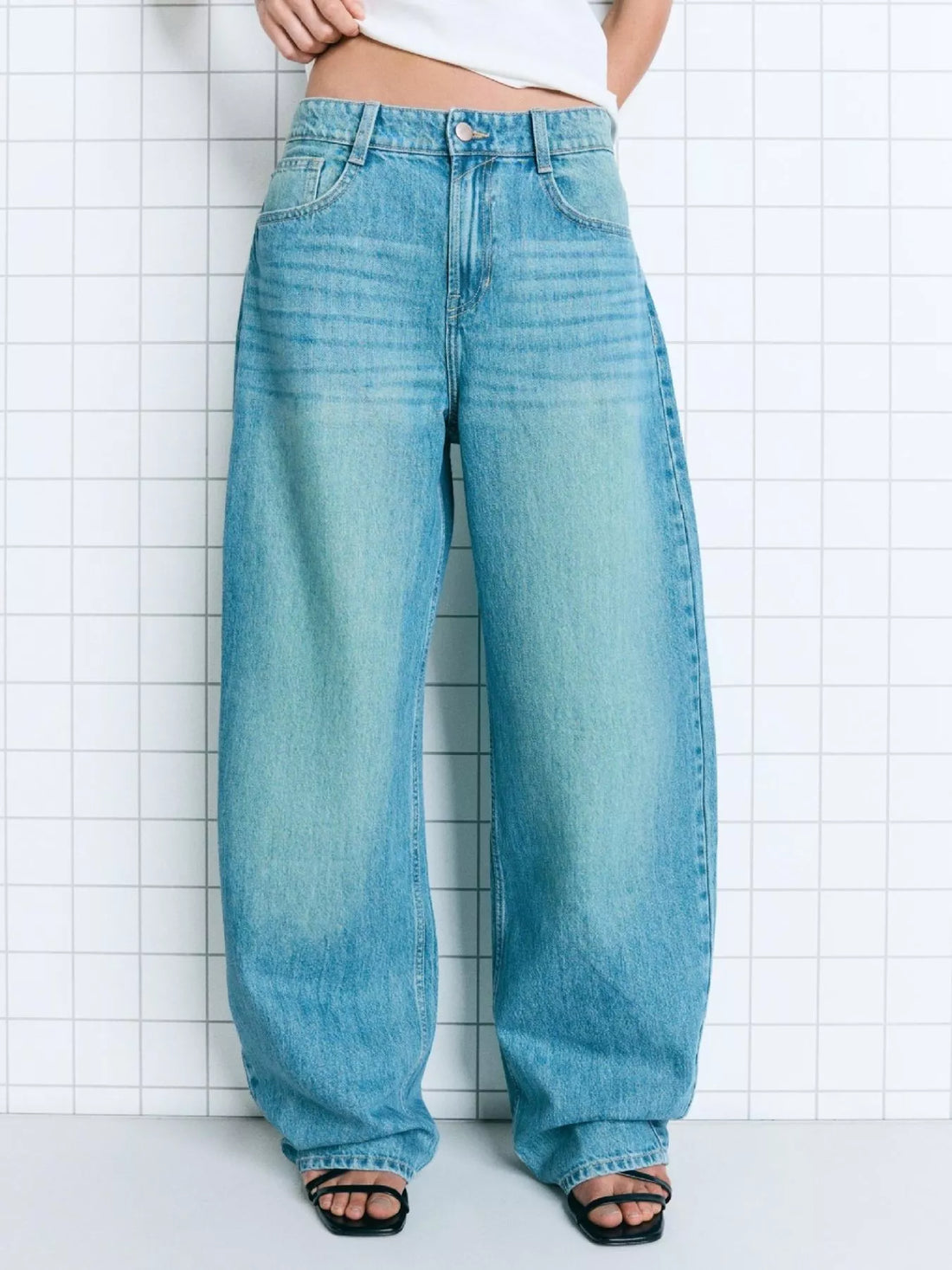 Wide Leg Washed Jeans - cas7m