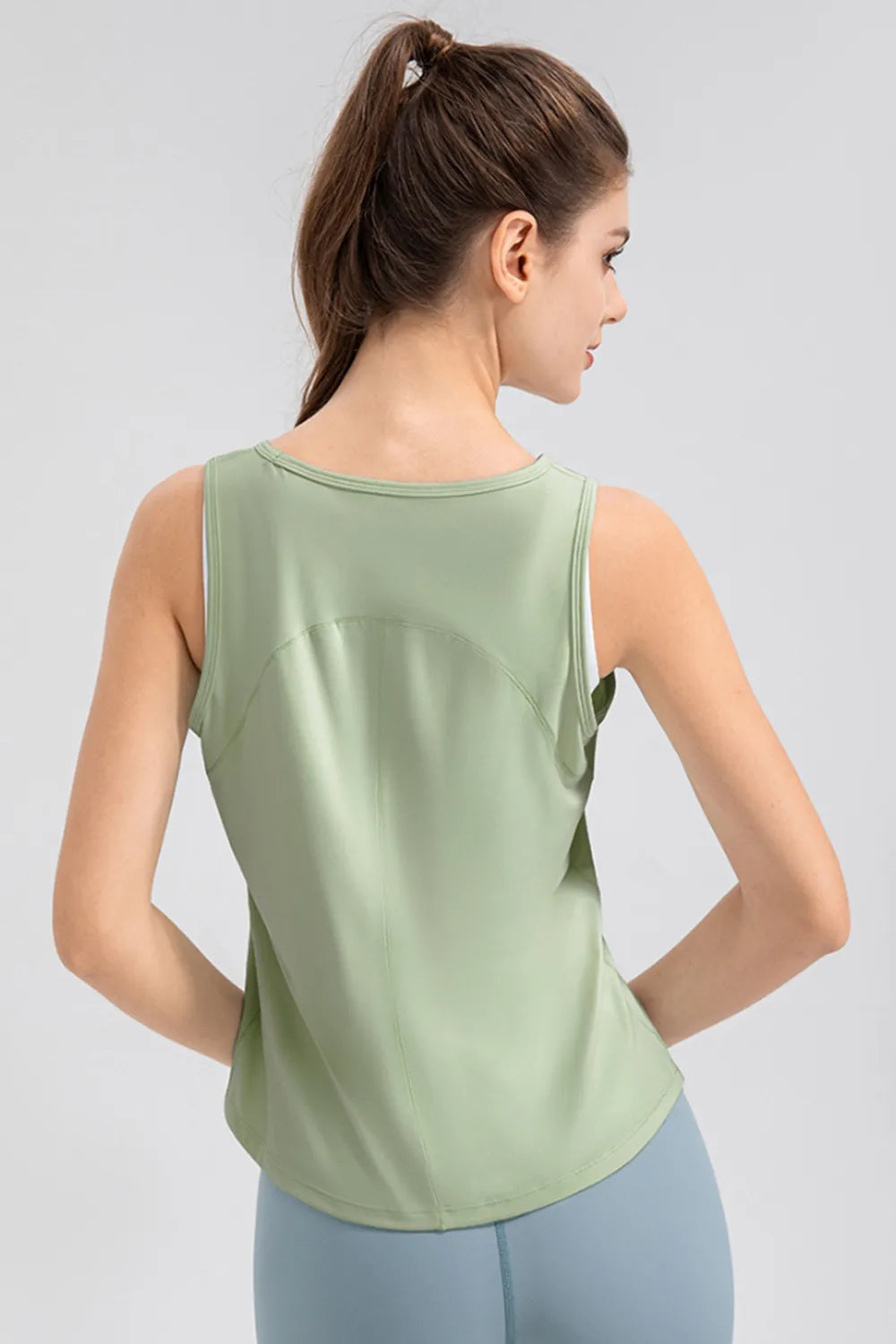 Wide Strap Round Neck Active Tank - cas7m
