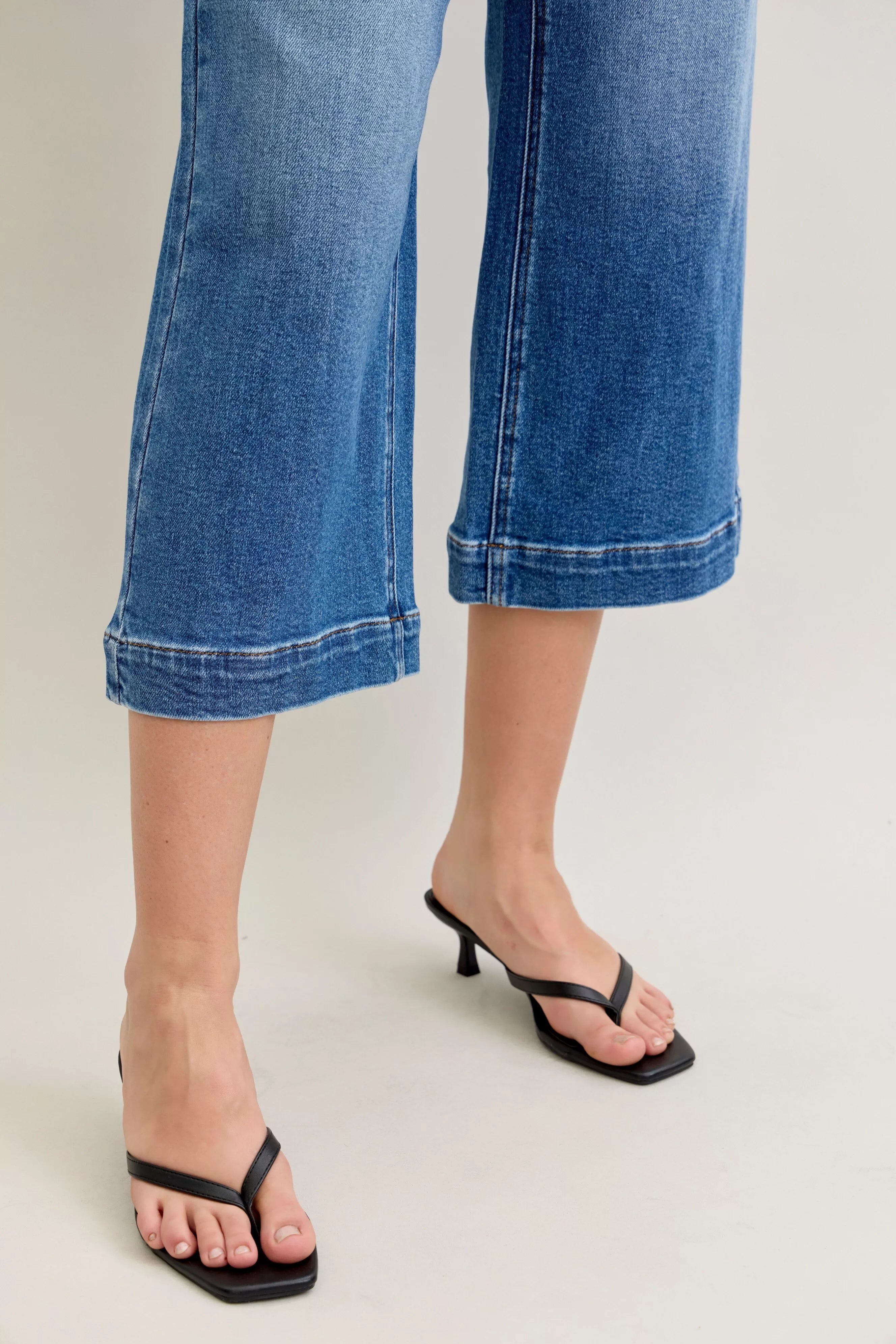 Judy Blue Mid Rise Crop Wide Leg Jeans - cas7m