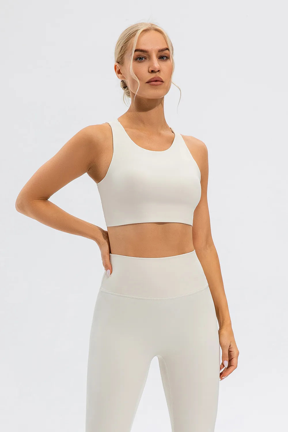 Round Neck Cutout Cropped Active Tank - cas7m
