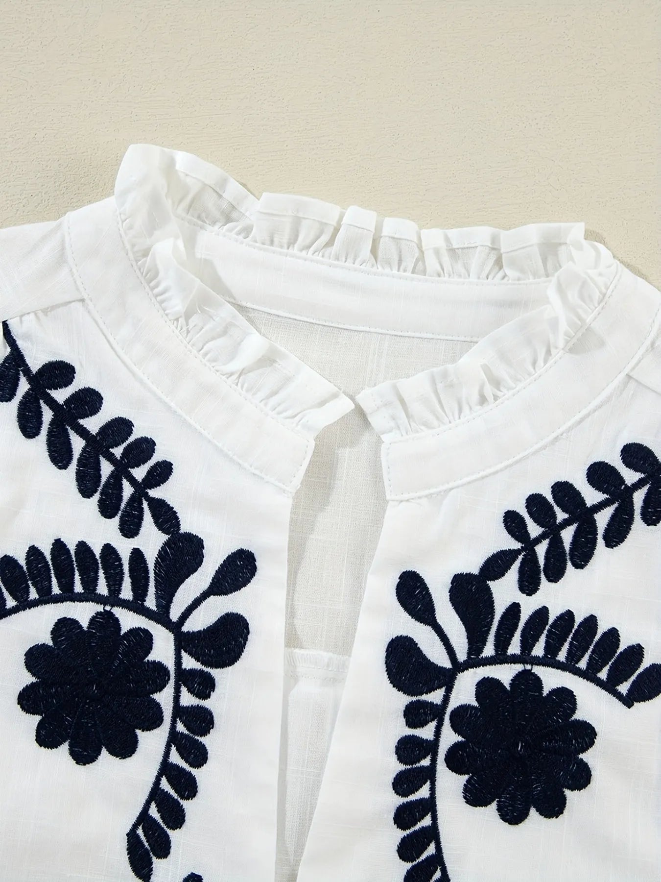 Embroidered Long Sleeve Blouse - cas7m