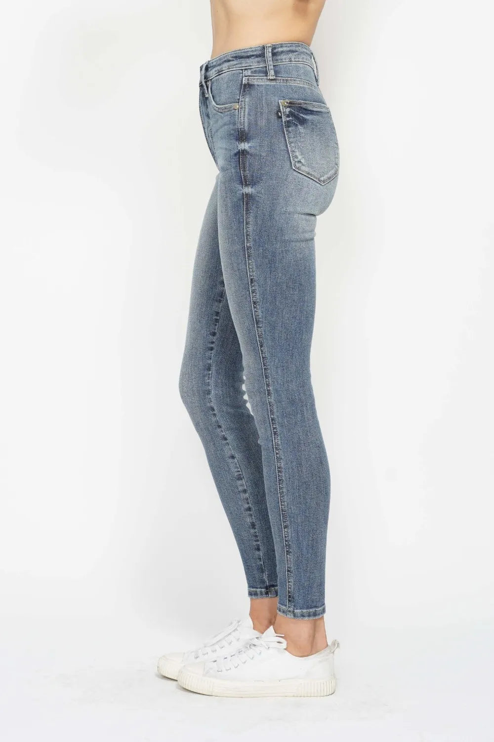 Judy Blue Full Size Tummy Control Contrast Wash Skinny Jeans - cas7m