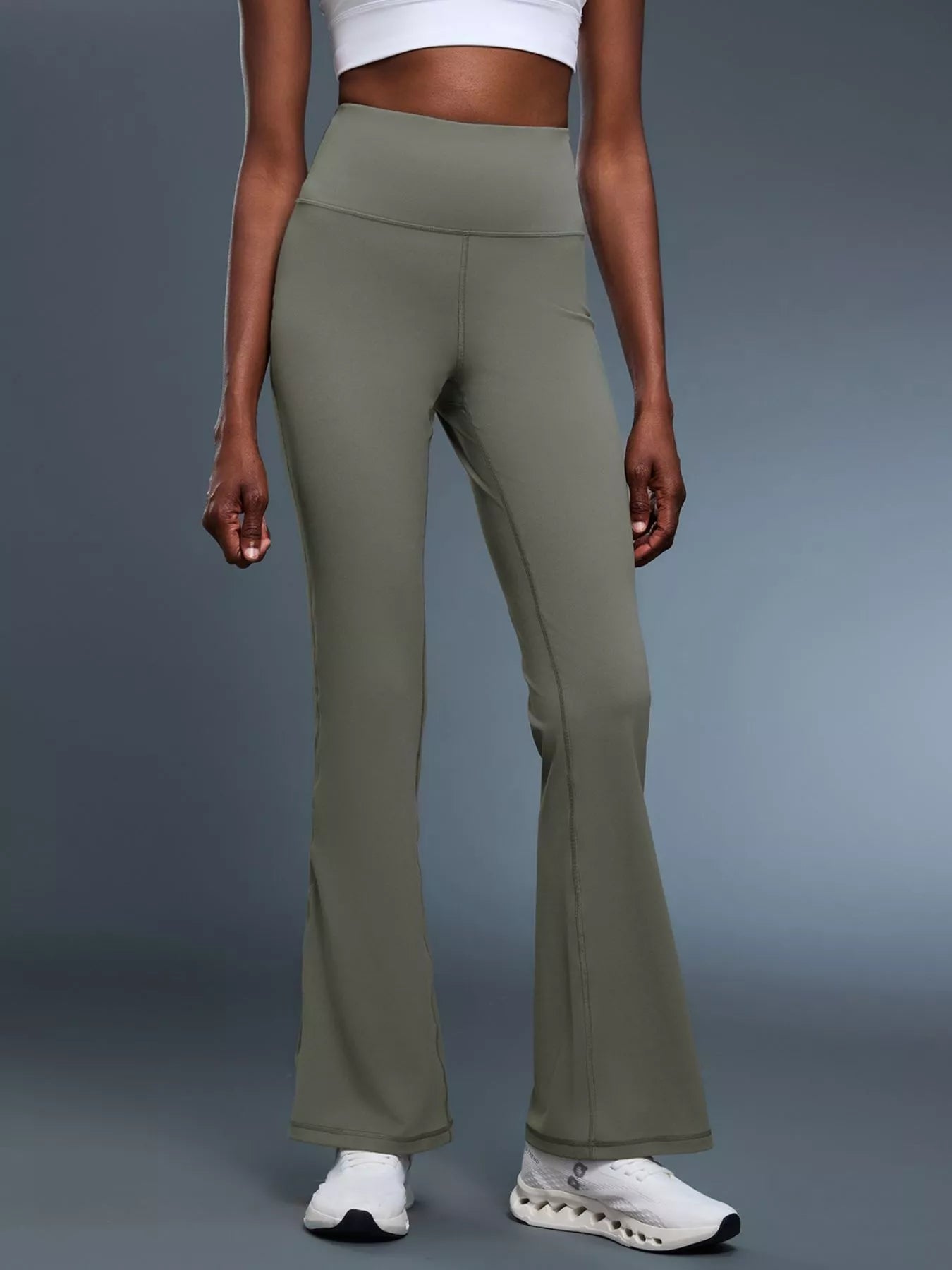 High-Waisted Flare Active Pants - cas7m