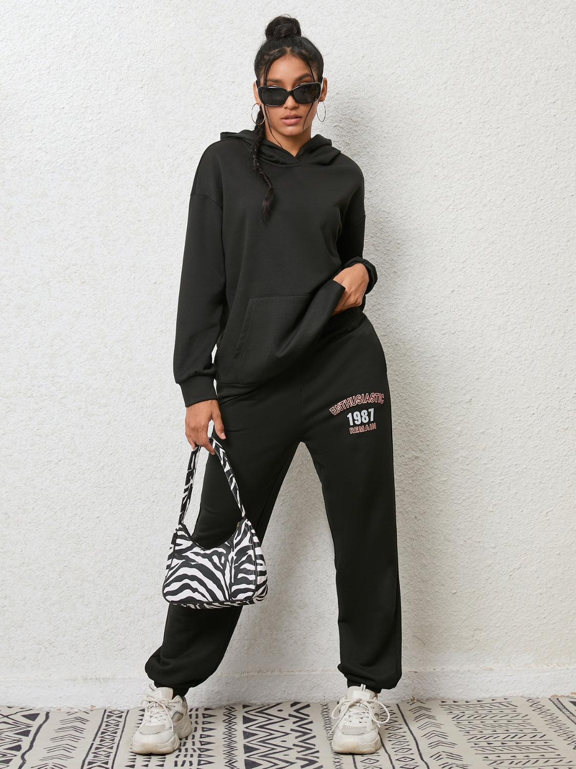 Graphic Hoodie and Sweatpants Set - cas7m