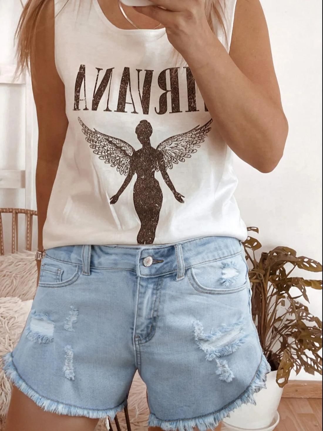 High Rise Distressed Raw Hem Denim Shorts - cas7m