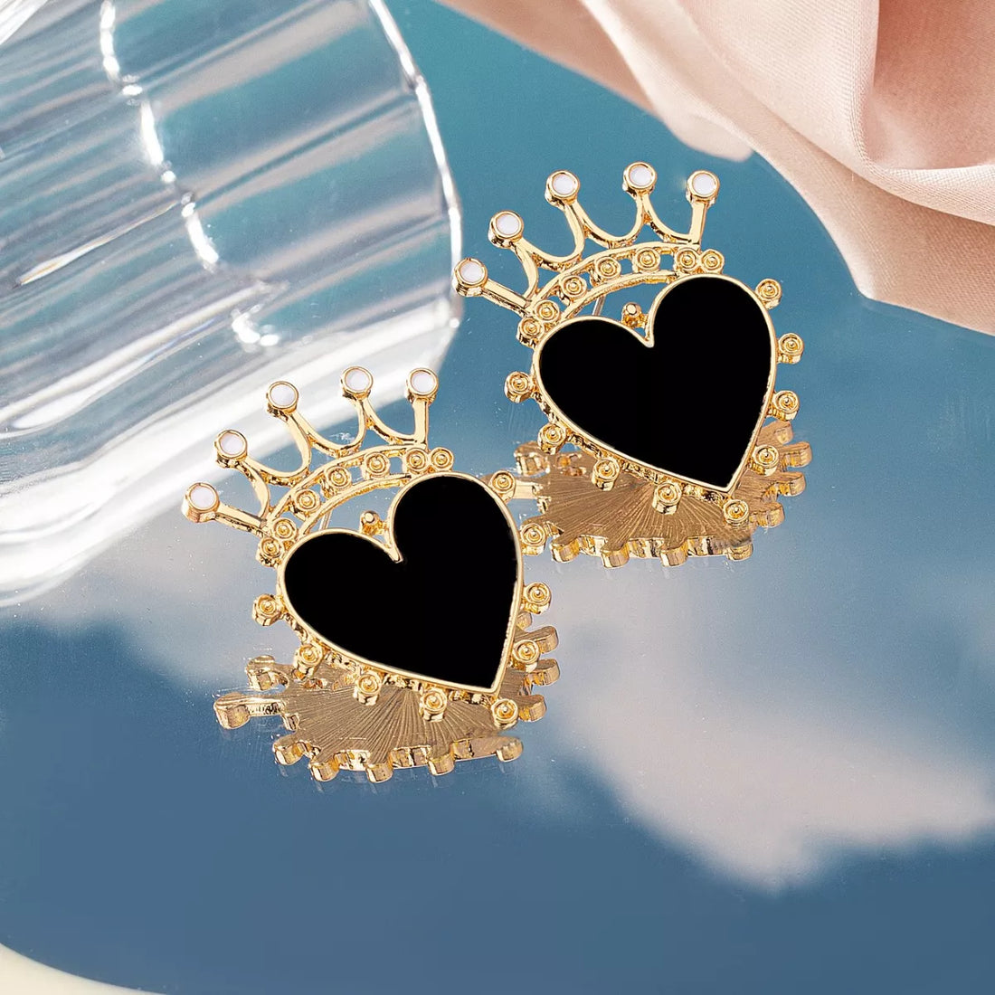 Crown Heart Stud Earrings - cas7m