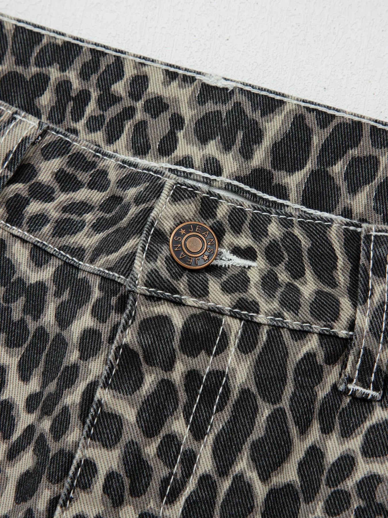 Leopard Print High Waist Barrel Jeans - cas7m