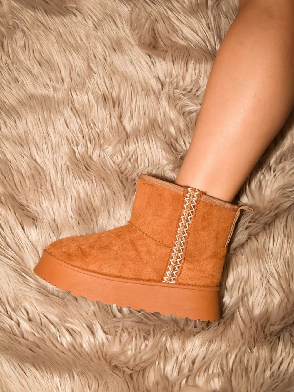 WILD DIVA Round Toe Platform Boots - cas7m