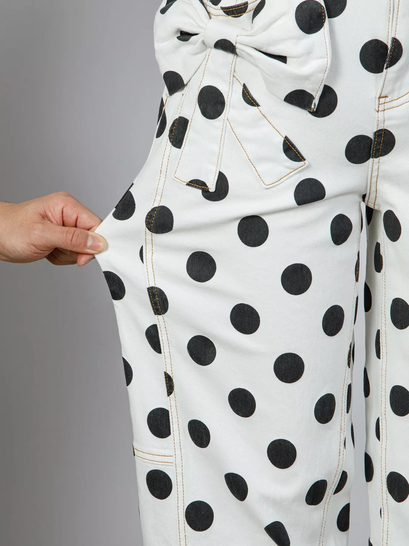 Polka Dot High-Waisted Jeans - cas7m
