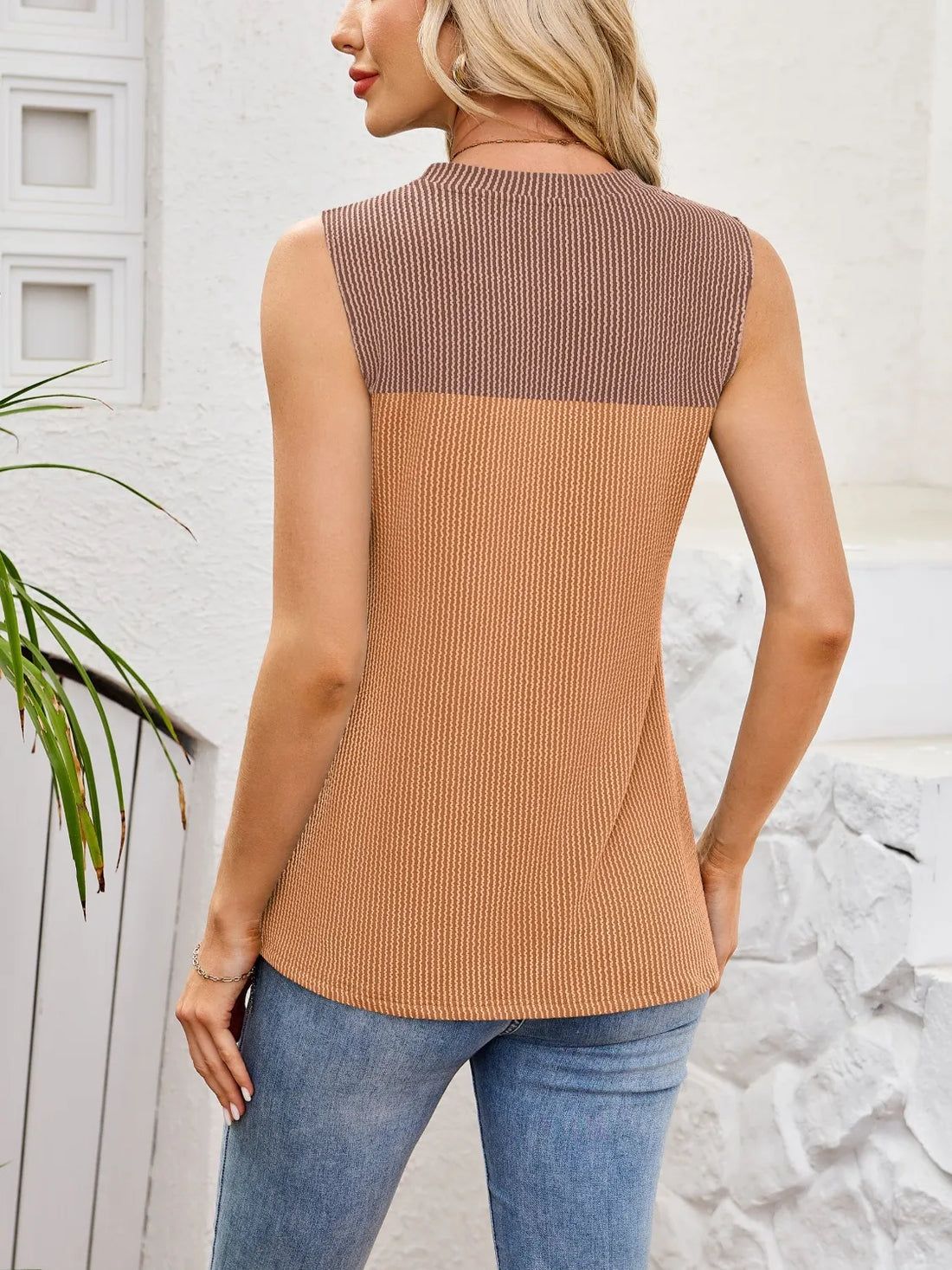 Textured Round Neck Tank - cas7m