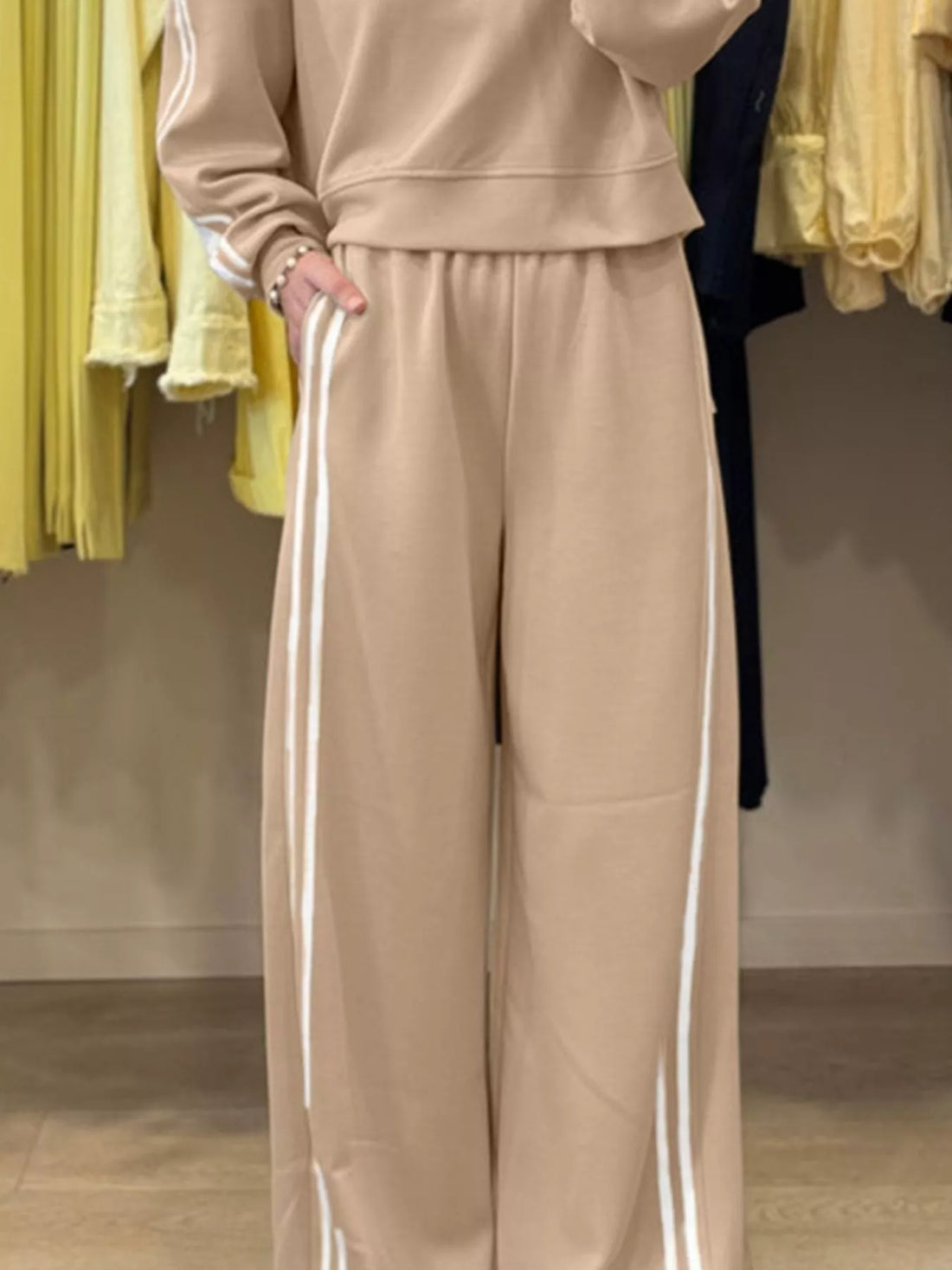 Striped Detail Crewneck Top and Elastic Sweatpants 2pcs Set - cas7m