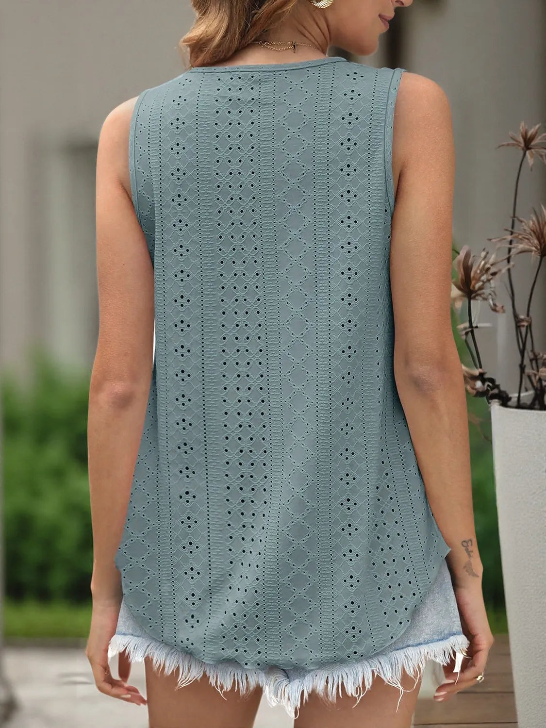 Eyelet Scoop Neck Tank - cas7m