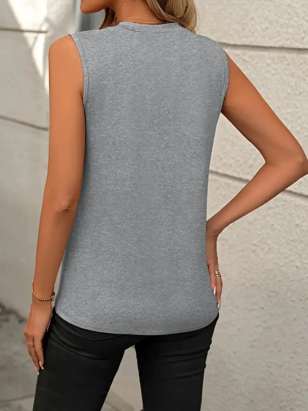 Round Neck Sleeveless Tank - cas7m